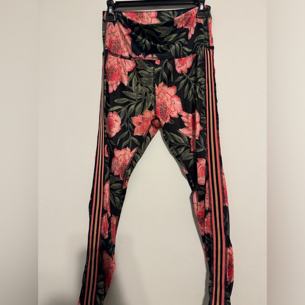 Beyond Yoga Leggings Size Large with Floral Pattern and Stripe Design